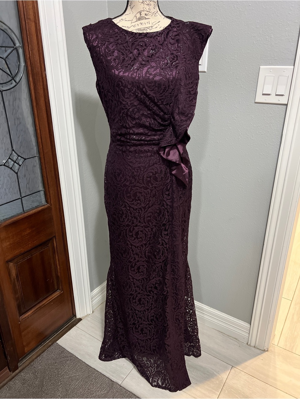 Tahari Purple Lace Evening Gown Prom Formal Dress Ruffle Mermaid Fishtail Sz 8